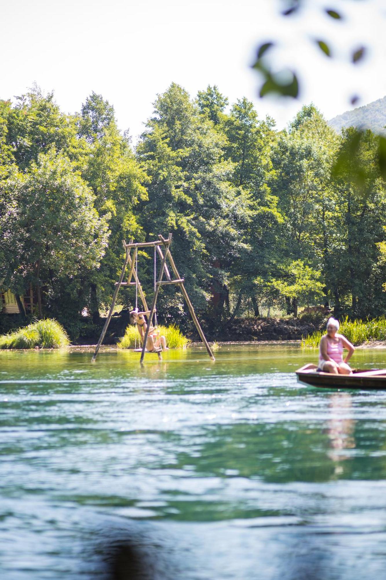 Turisticko Naselje- Japodski Otoci Racic