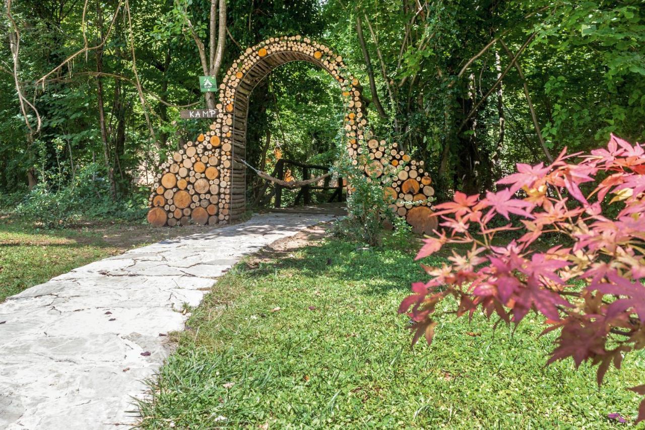 Turisticko Naselje- Japodski Otoci Lodge Racic