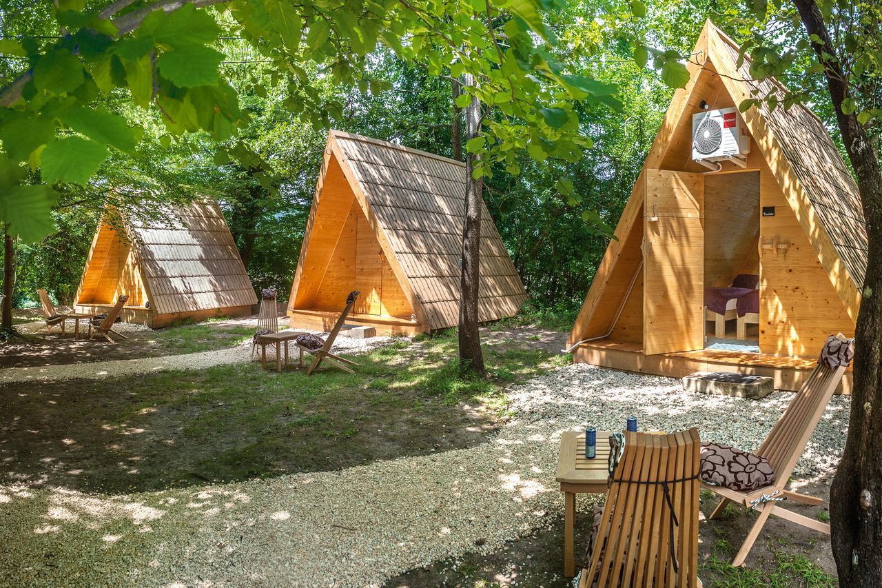 Turisticko Naselje- Japodski Otoci * Racic